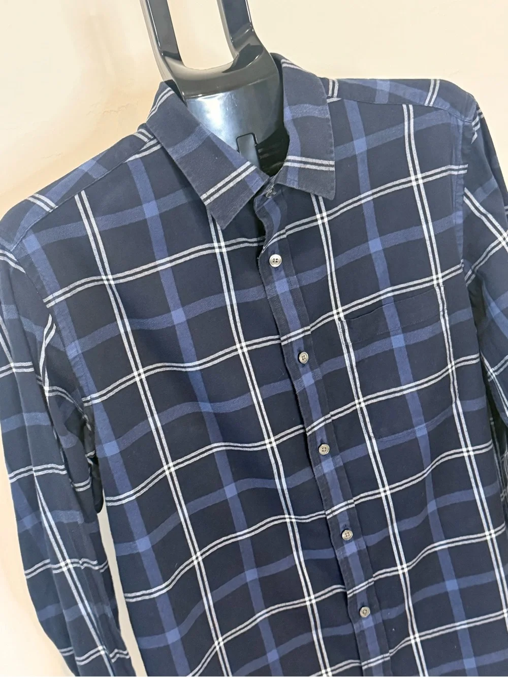 Banana Republic Men’s M Navy Plaid Lightweight Flannel Button Down Shirt